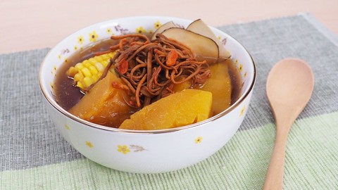止咳潤肺＋預防感冒 蟲草花南瓜瘦肉湯食譜